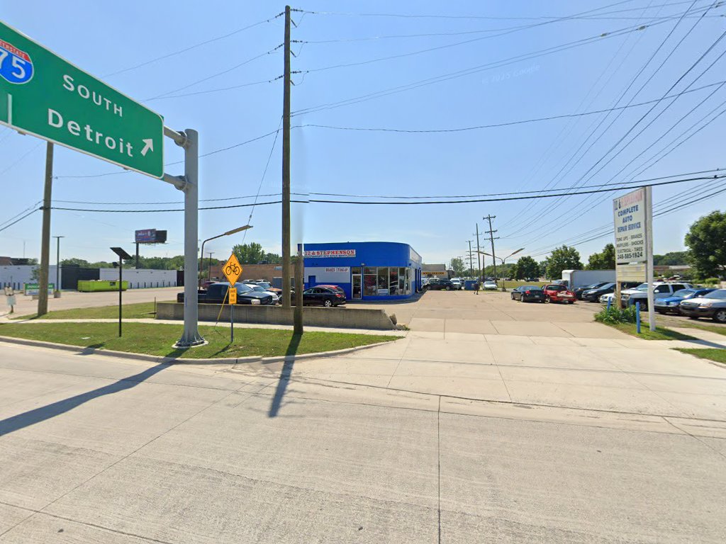 12 & Stephenson Auto Repair in Royal Oak