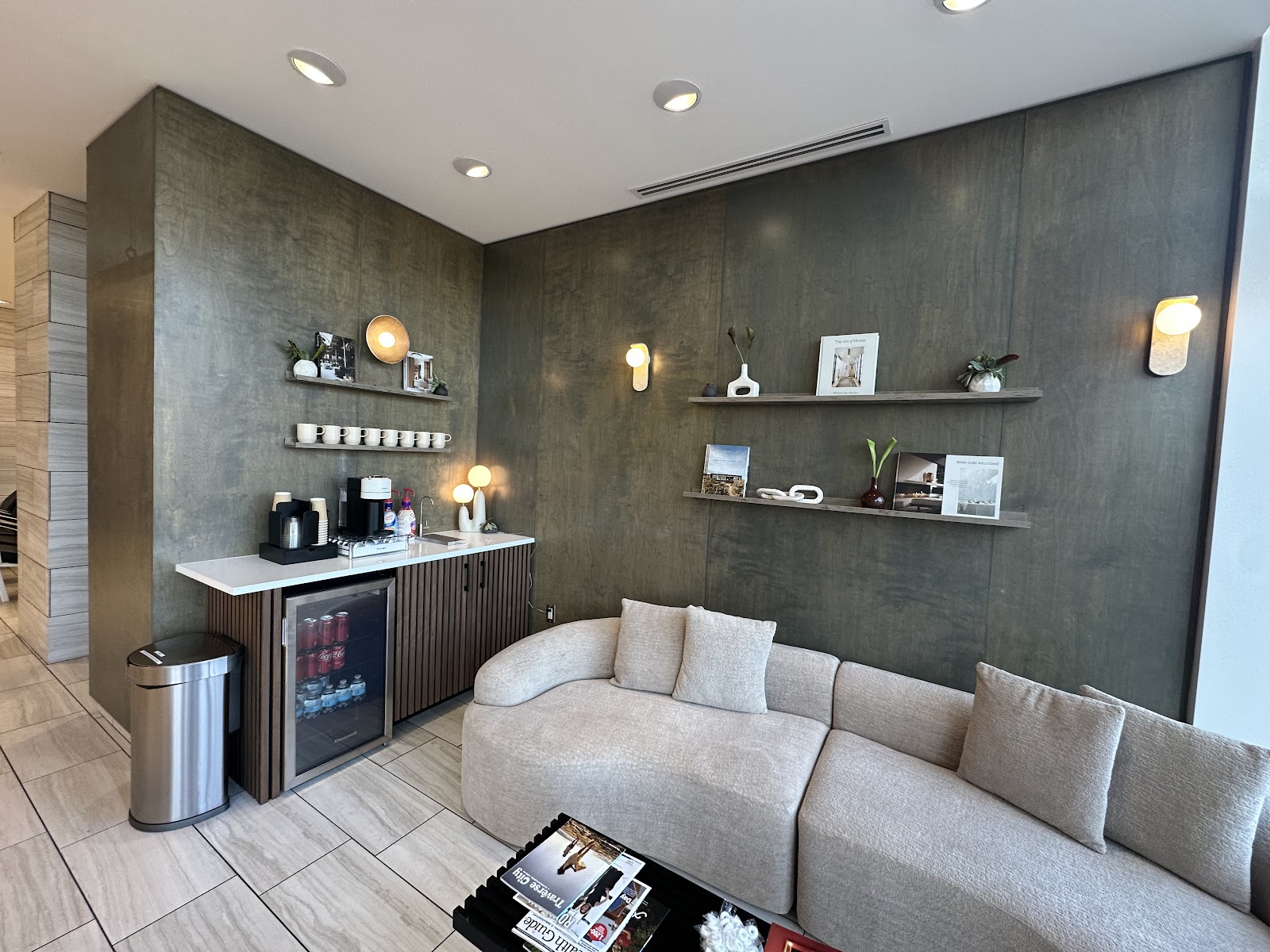 AERA Salon in Royal Oak