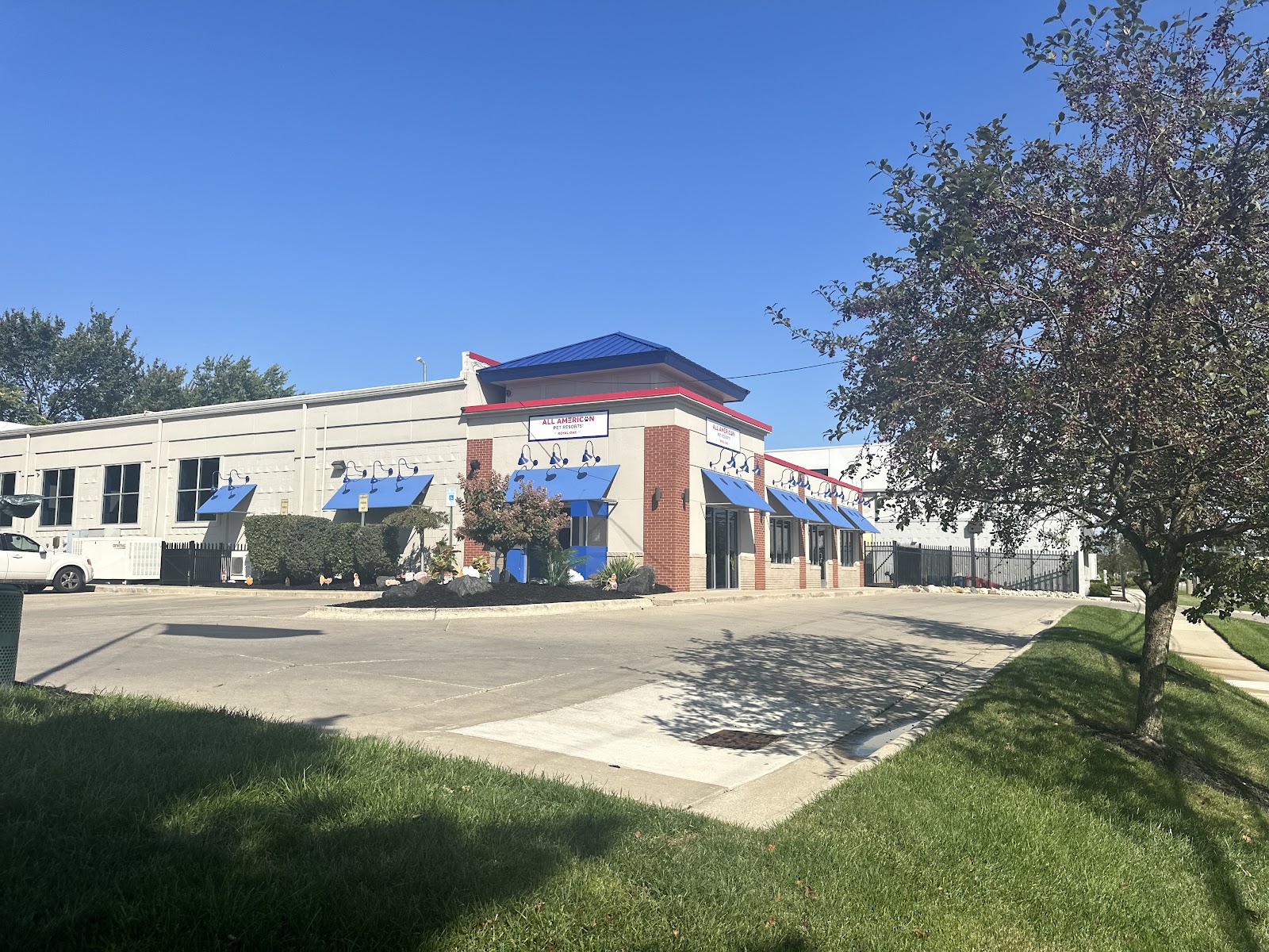 All American Pet Resorts - Royal Oak — photo