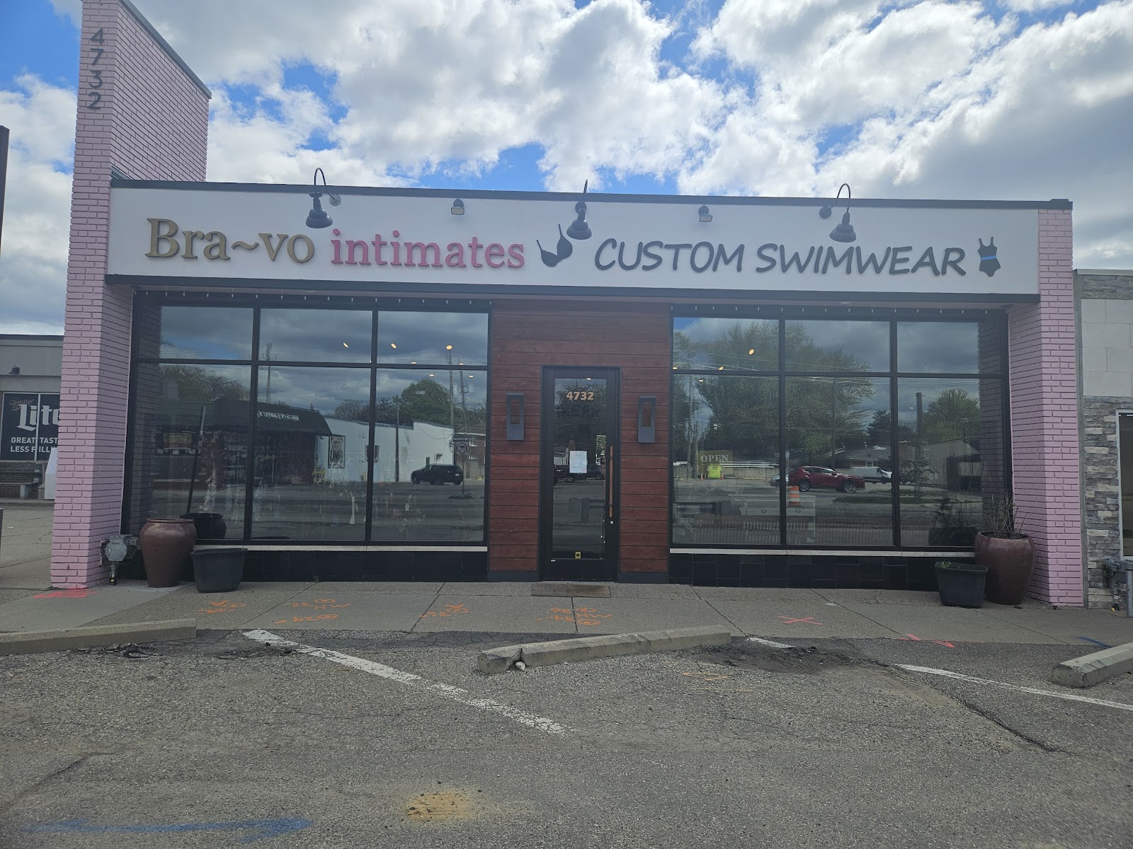 Bra-vo intimates in Royal Oak