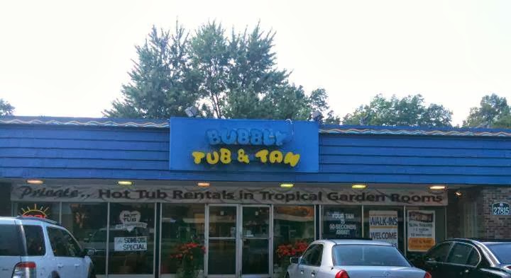 Bubbly Tub & Tan — photo
