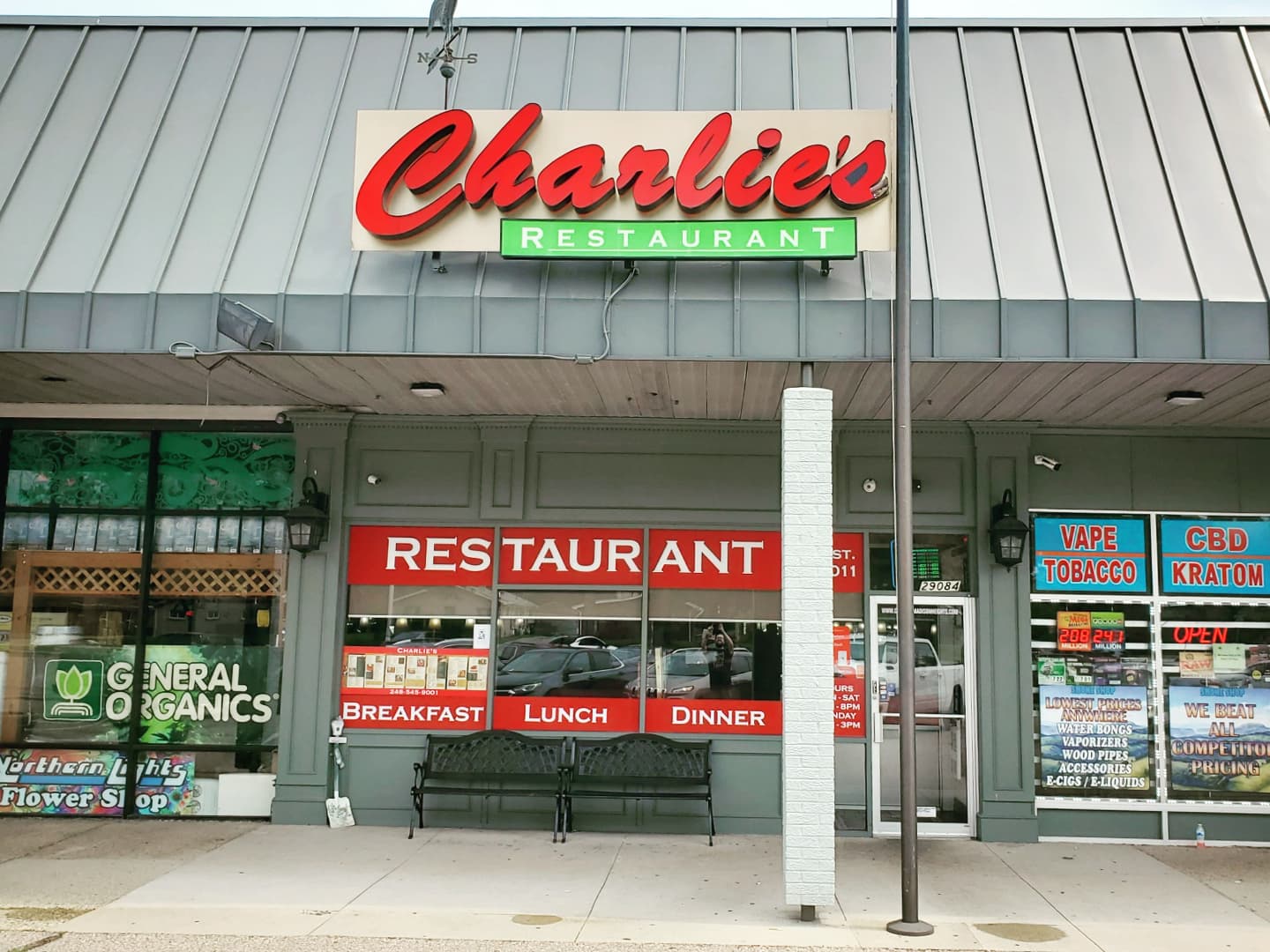 Charlie's Restaurant in Madison Heights