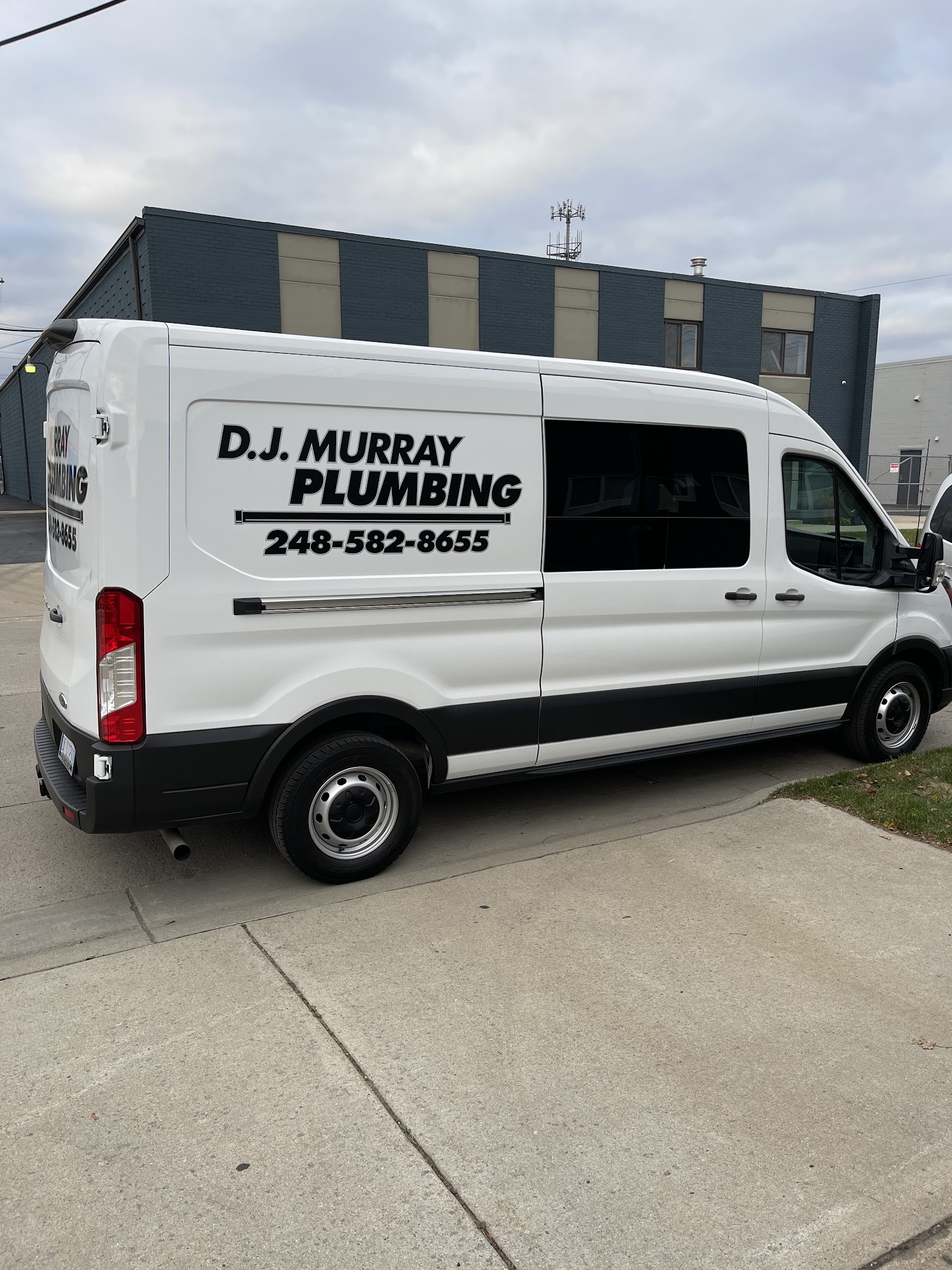DJ MURRAY PLUMBING INC. in Royal Oak