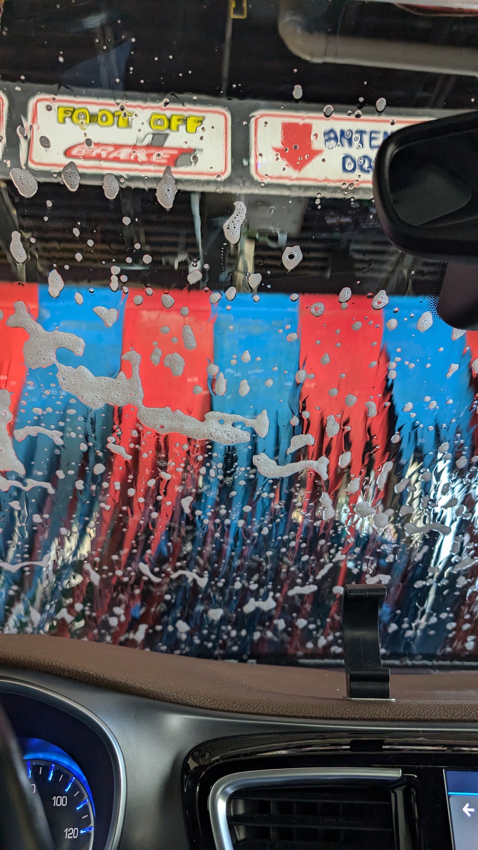 Heights Car Wash in Madison Heights