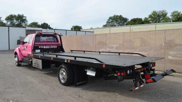 Henderson Towing, LLC in Detroit