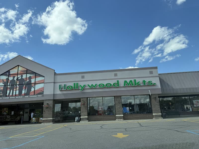 Hollywood Markets in Madison Heights