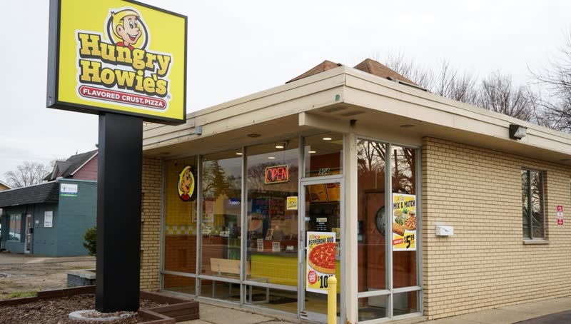 Hungry Howie's Pizza — photo