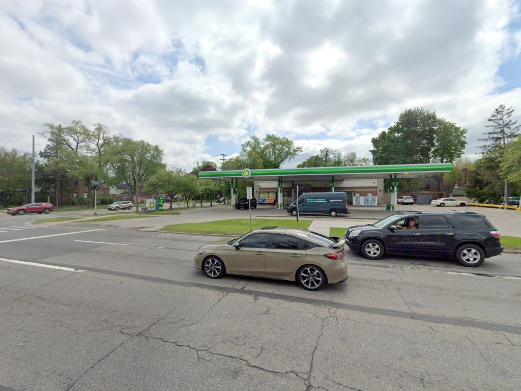 Huntington Woods Gas Mart — photo