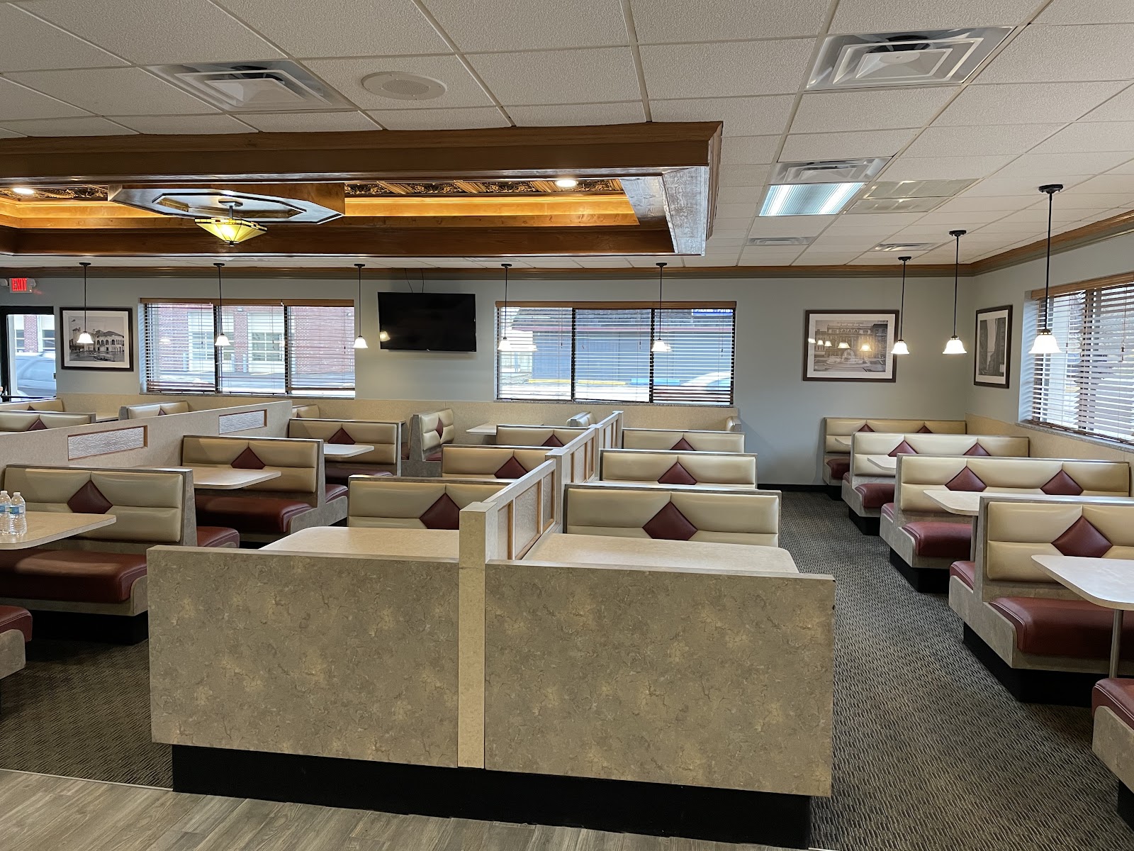 John R Grill in Madison Heights