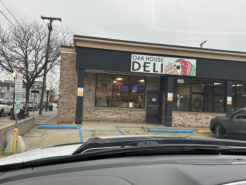 Oak House Deli in Royal Oak