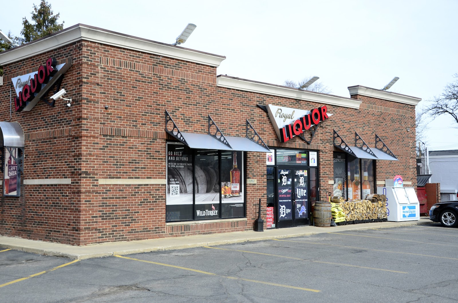 Royal Liquor — photo