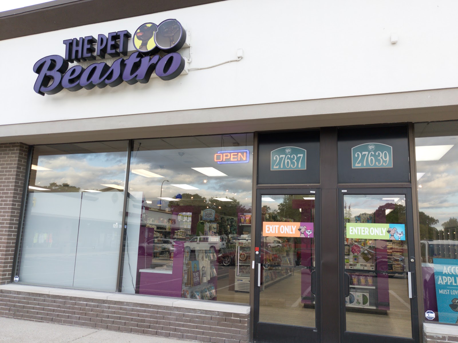 The Pet Beastro in Madison Heights