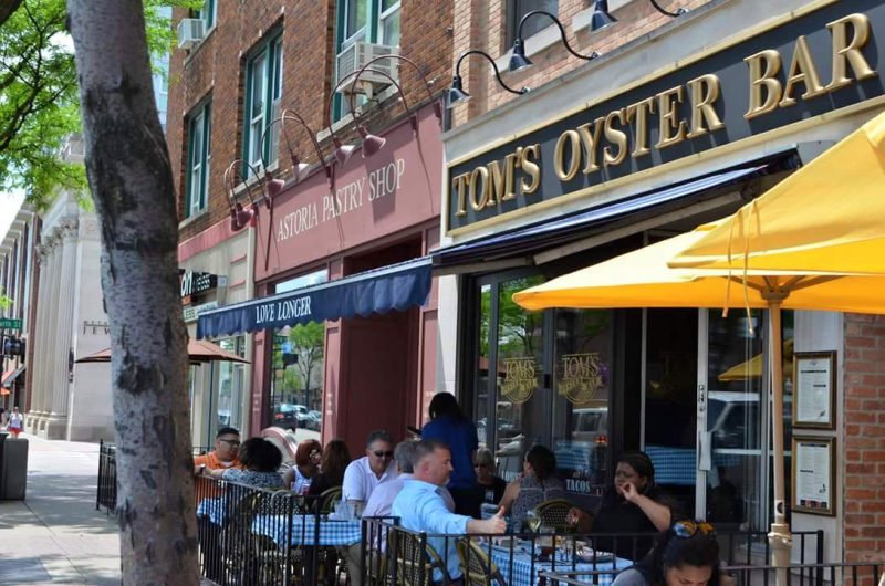 Tom's Oyster Bar in Royal Oak